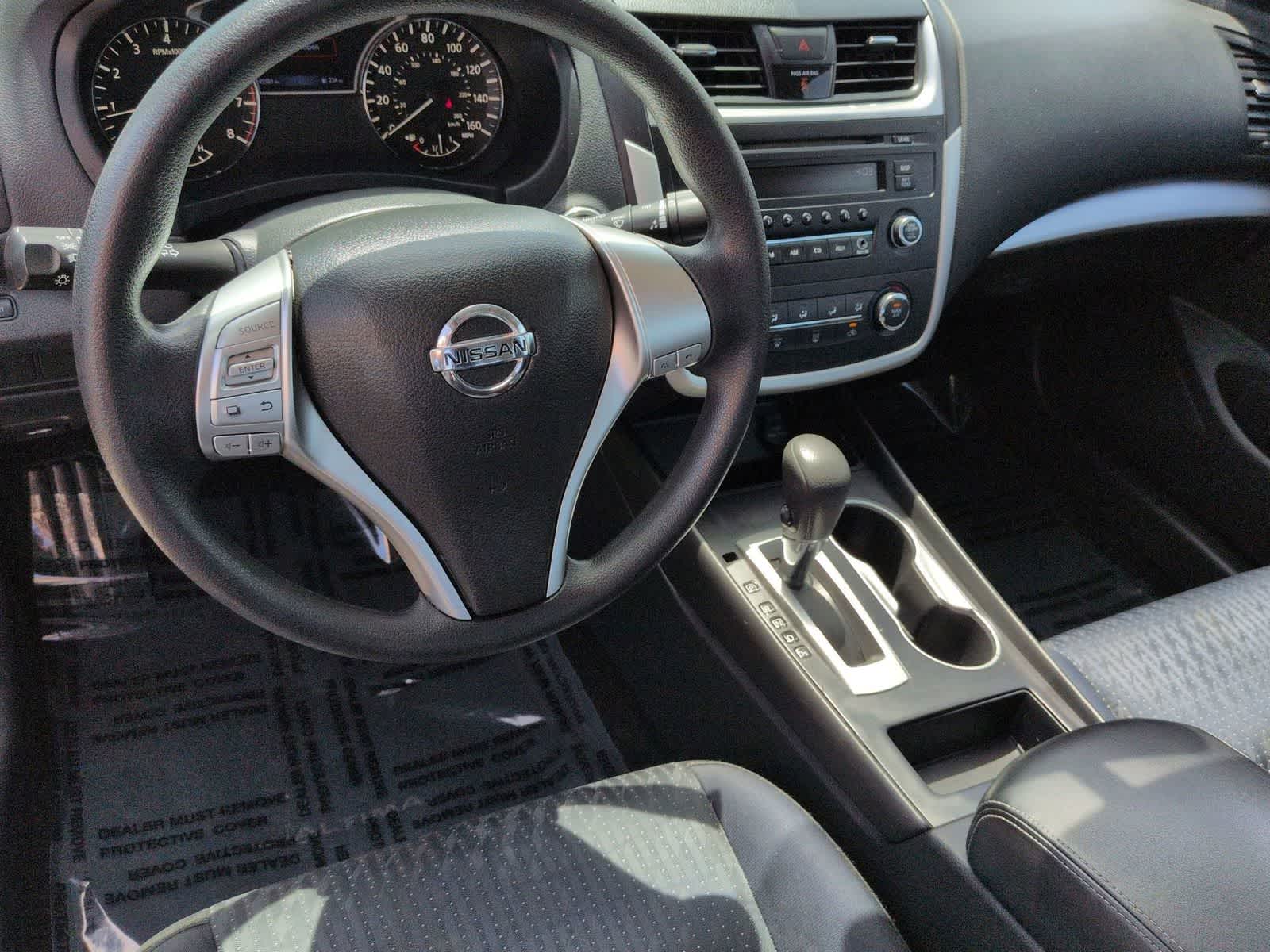 Thumbnail: 2016 Nissan Altima - 10