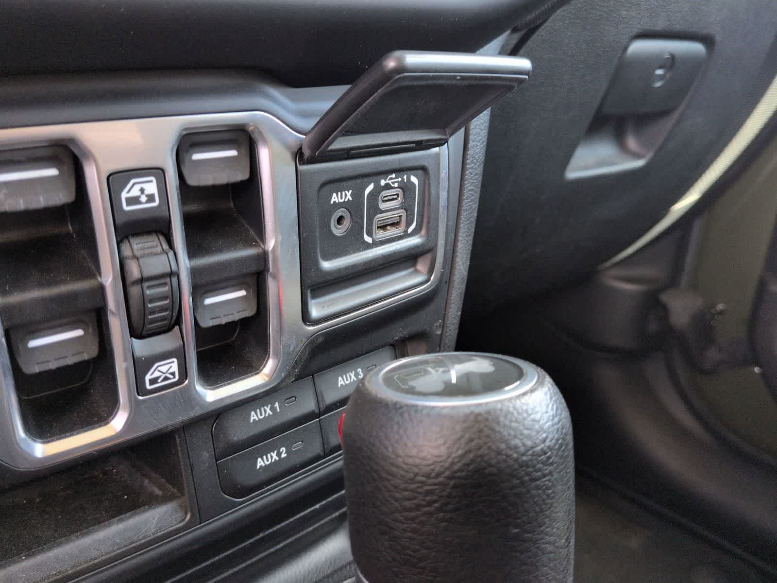 Thumbnail: 2021 Jeep Wrangler - 27