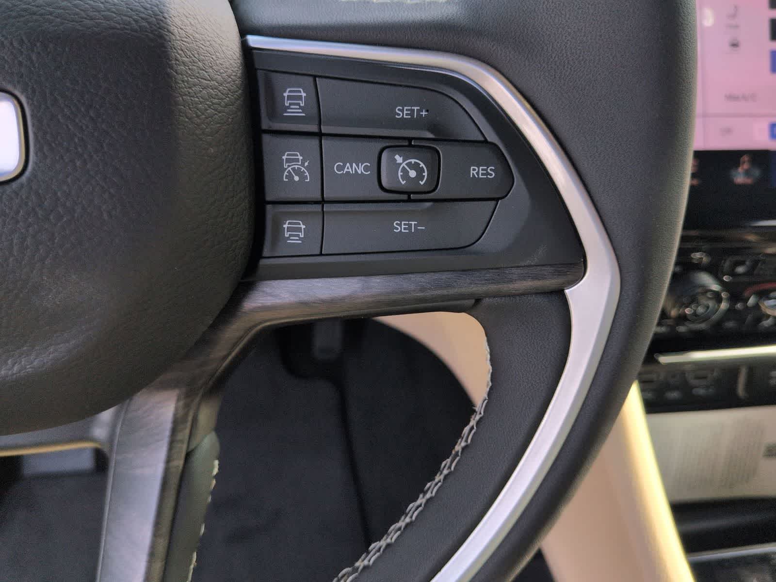 Thumbnail: 2025 Jeep Grand Cherokee L - 23