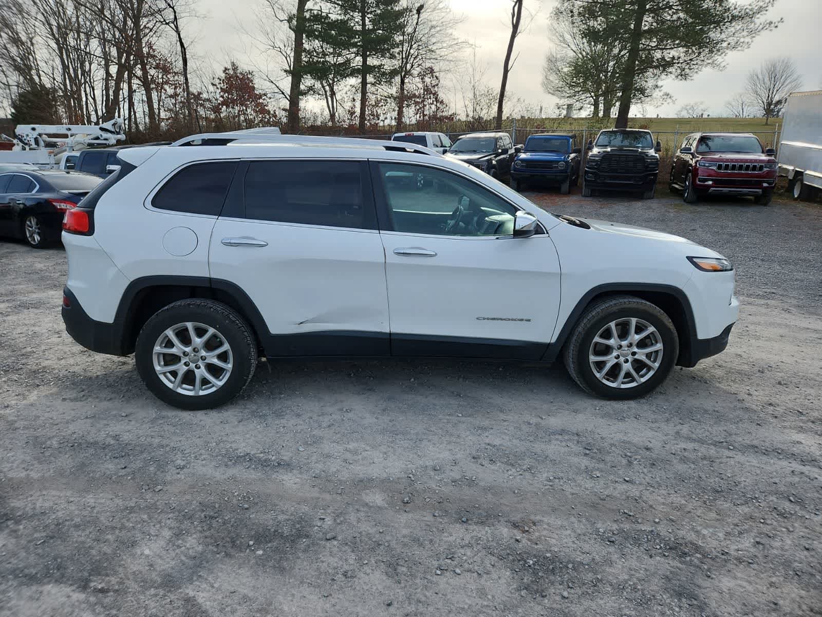 Thumbnail: 2018 Jeep Cherokee - 6