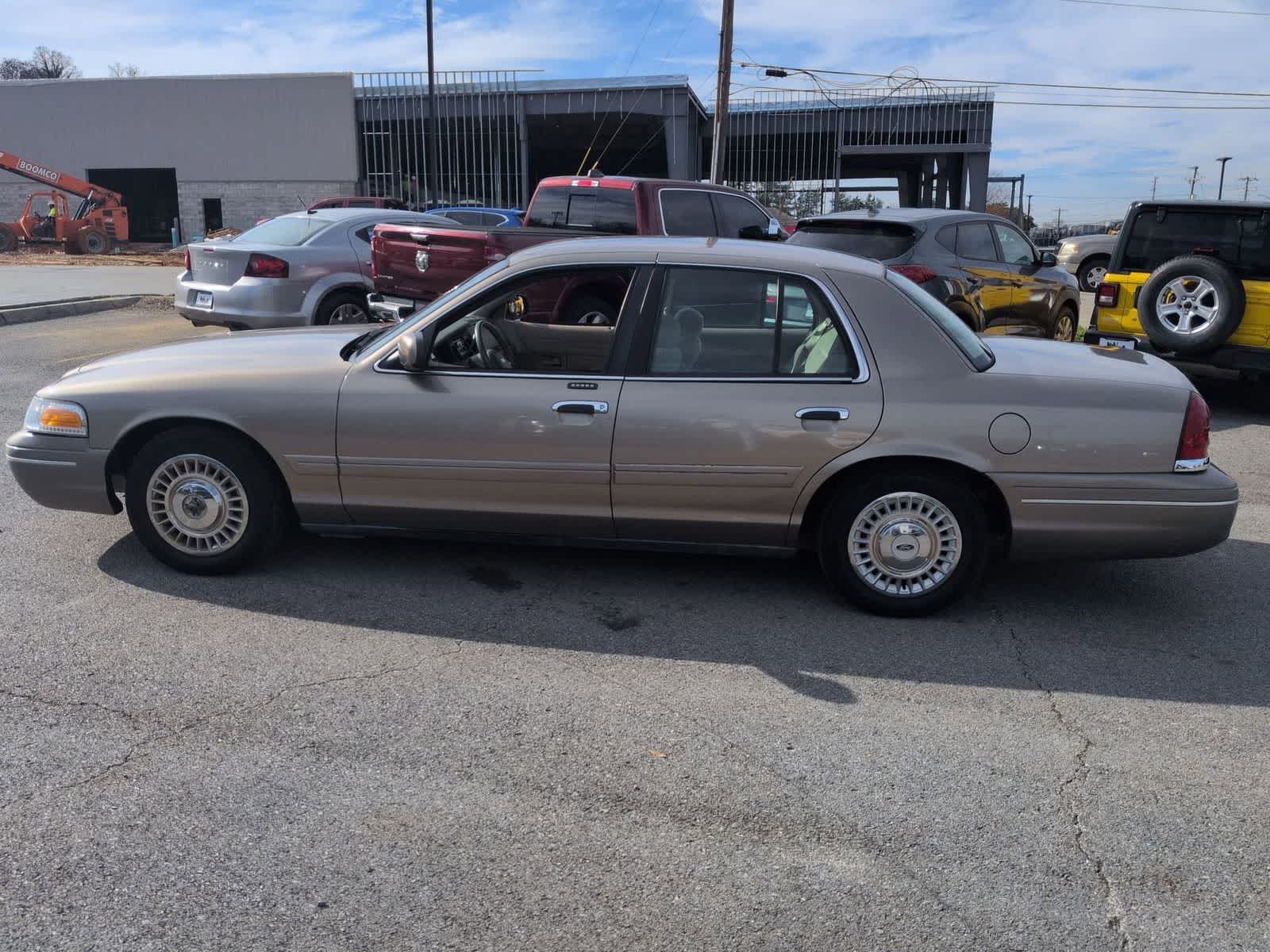 Thumbnail: 2001 Ford Crown Victoria - 5