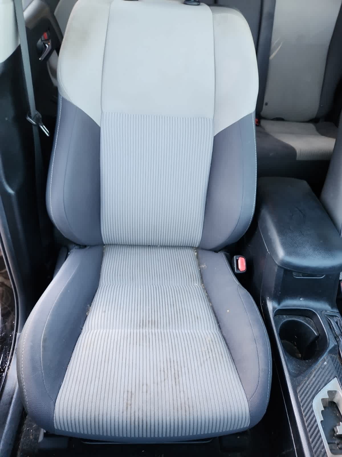 Thumbnail: 2015 Toyota RAV4 - 18