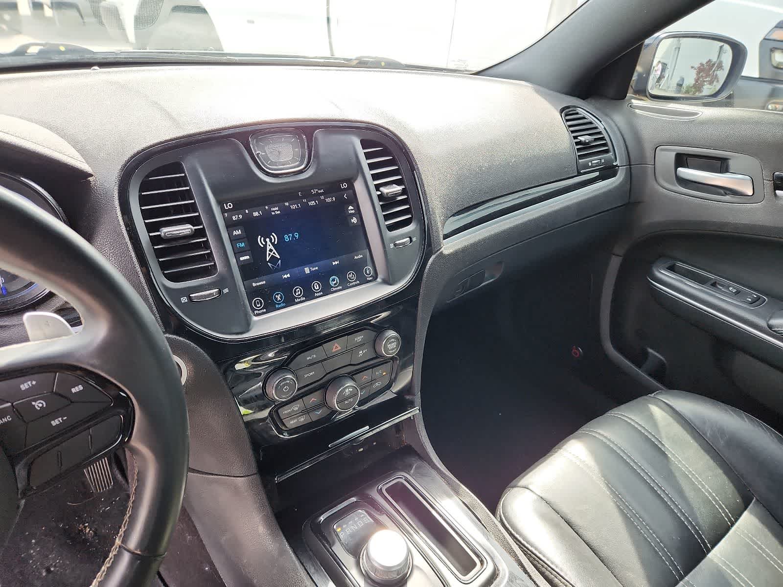Thumbnail: 2017 Chrysler 300 - 10