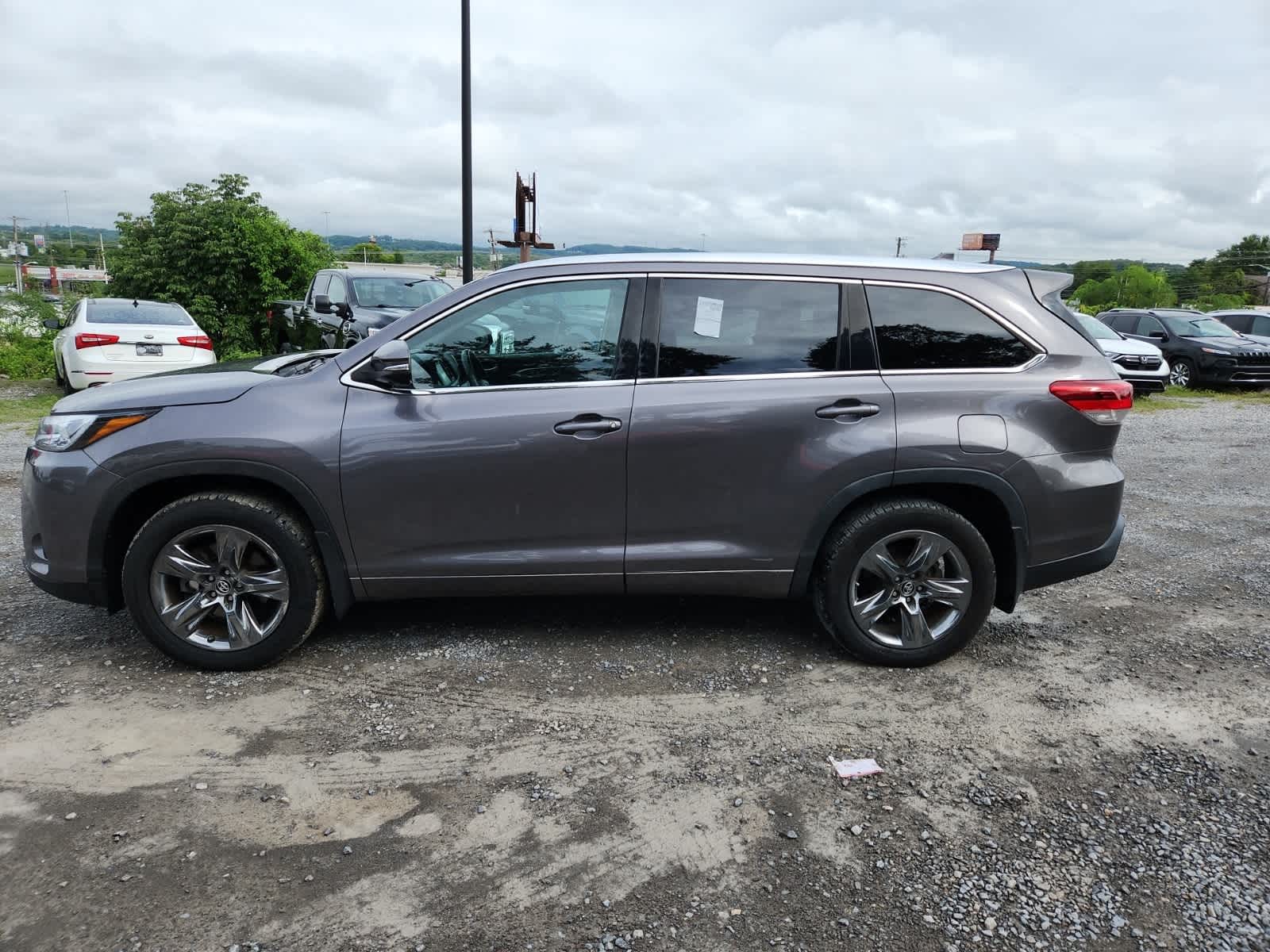Thumbnail: 2019 Toyota Highlander - 2