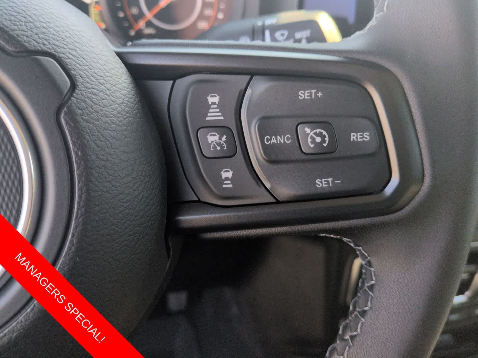 Thumbnail: 2025 Jeep Gladiator - 24