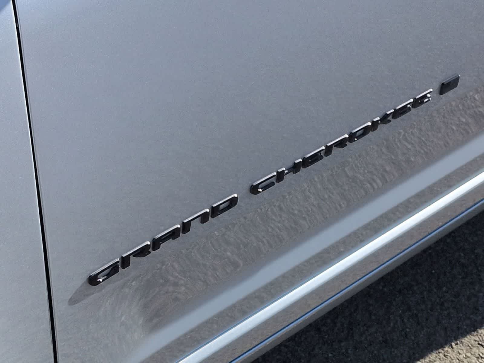 Thumbnail: 2025 Jeep Grand Cherokee - 12