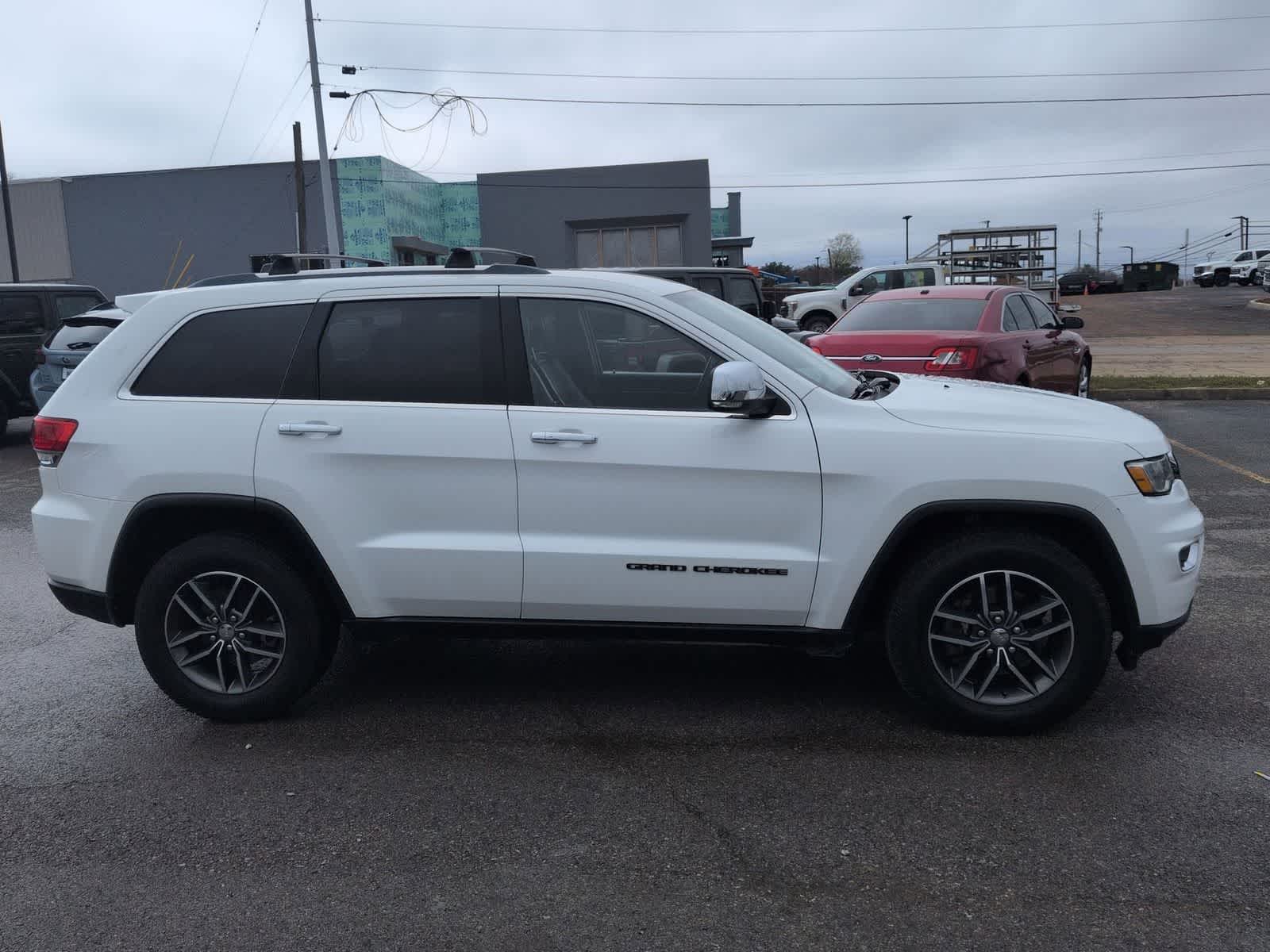 Thumbnail: 2018 Jeep Grand Cherokee - 9