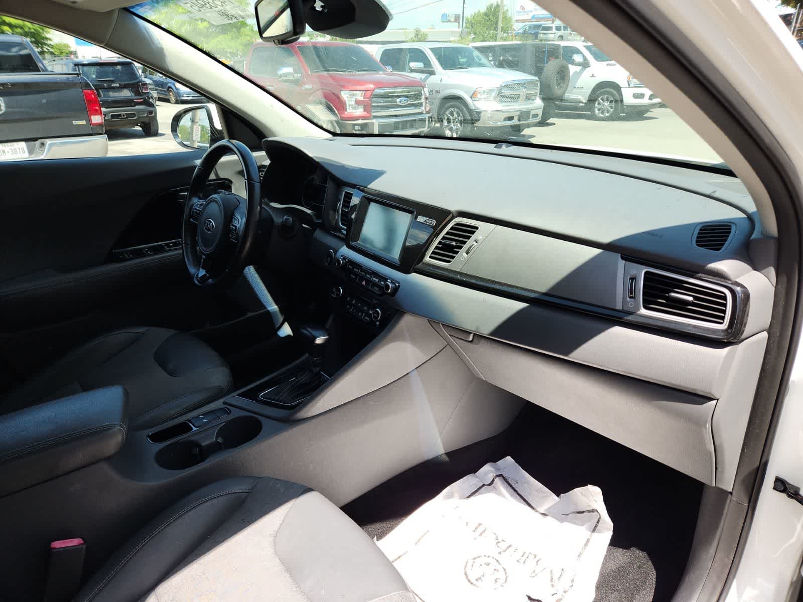 Thumbnail: 2019 Kia Niro - 14