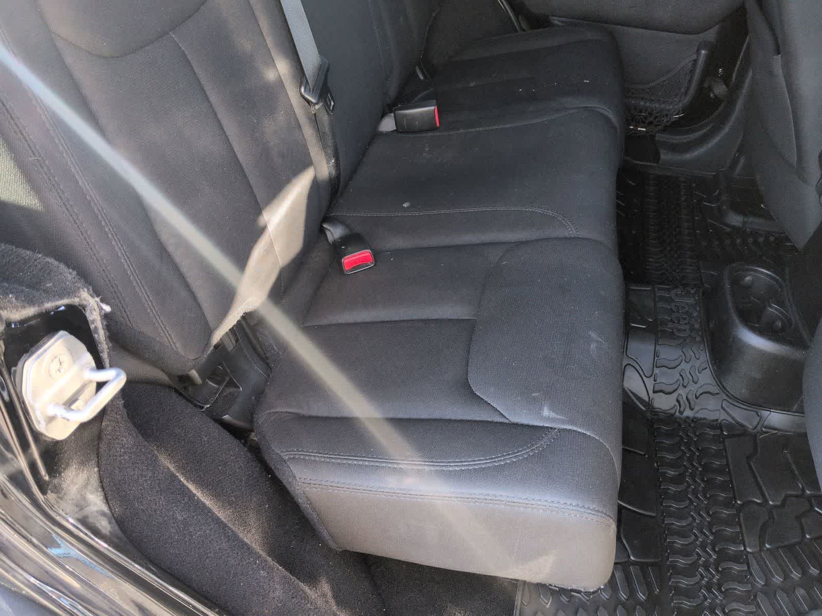 Thumbnail: 2015 Jeep Wrangler - 10