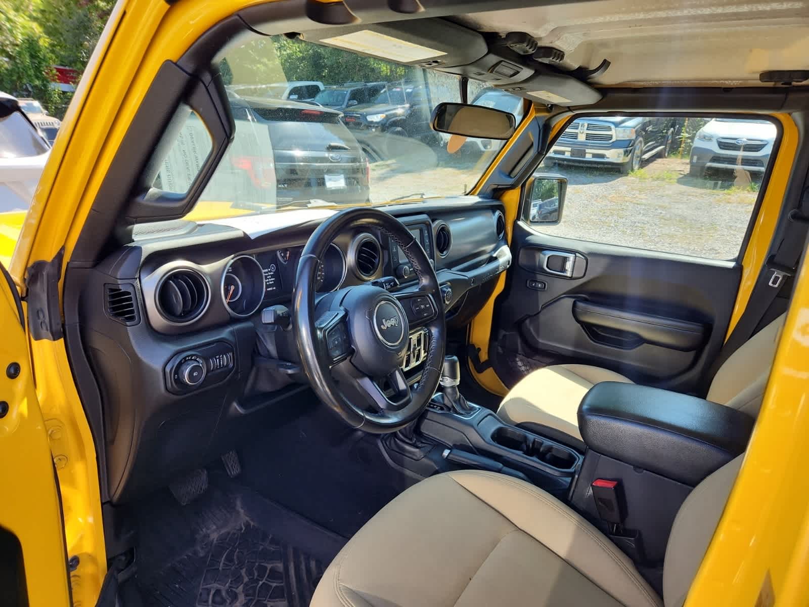 Thumbnail: 2020 Jeep Wrangler - 12