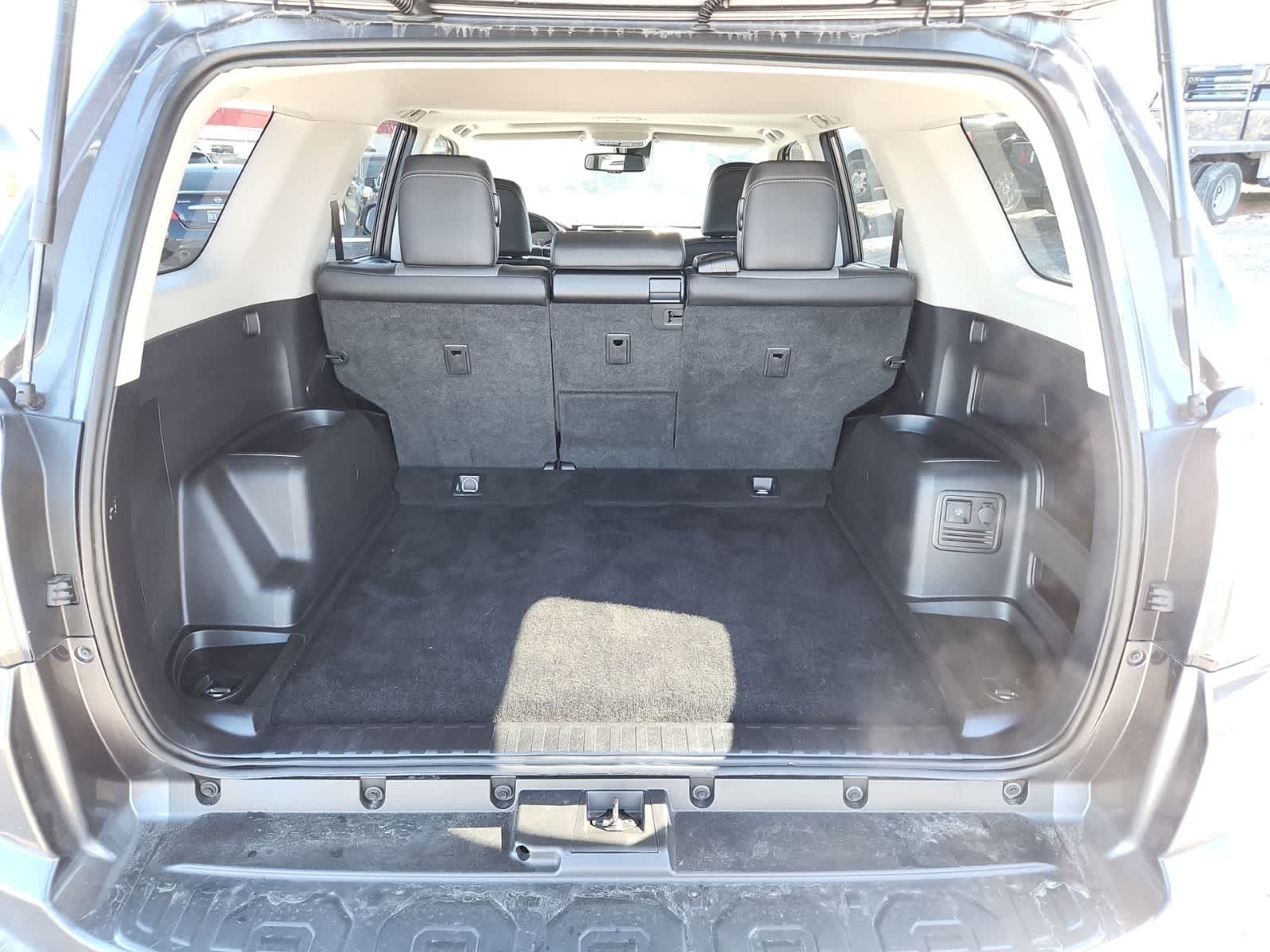 Thumbnail: 2022 Toyota 4Runner - 25