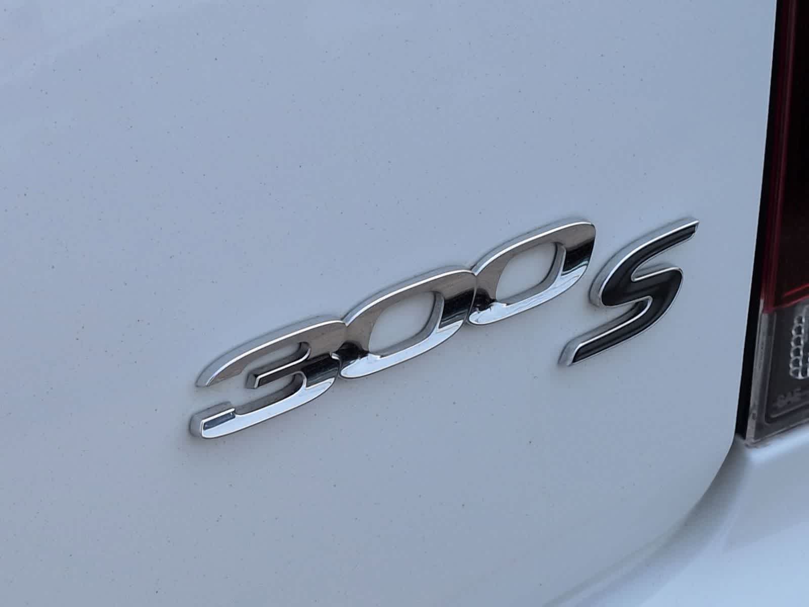 Thumbnail: 2019 Chrysler 300 - 13
