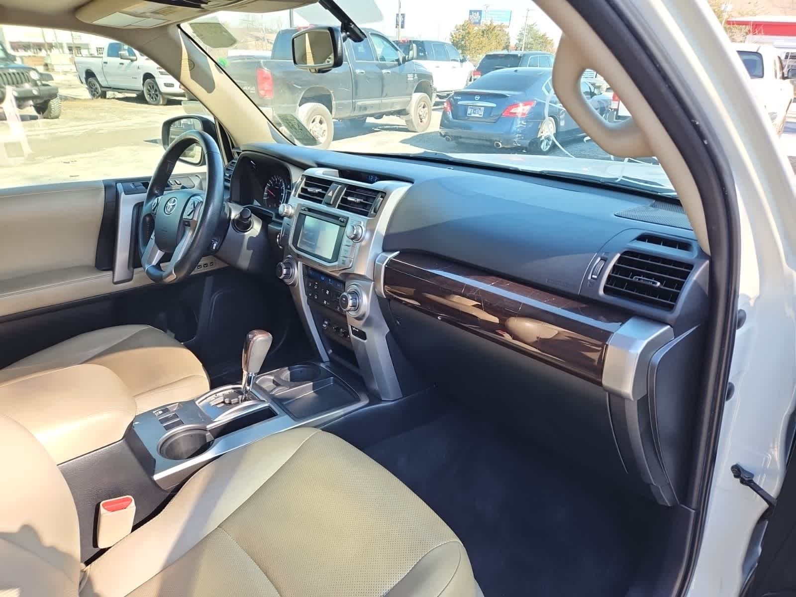 Thumbnail: 2018 Toyota 4Runner - 17