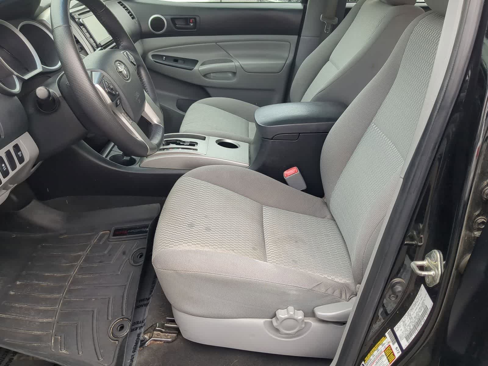 Thumbnail: 2015 Toyota Tacoma - 17