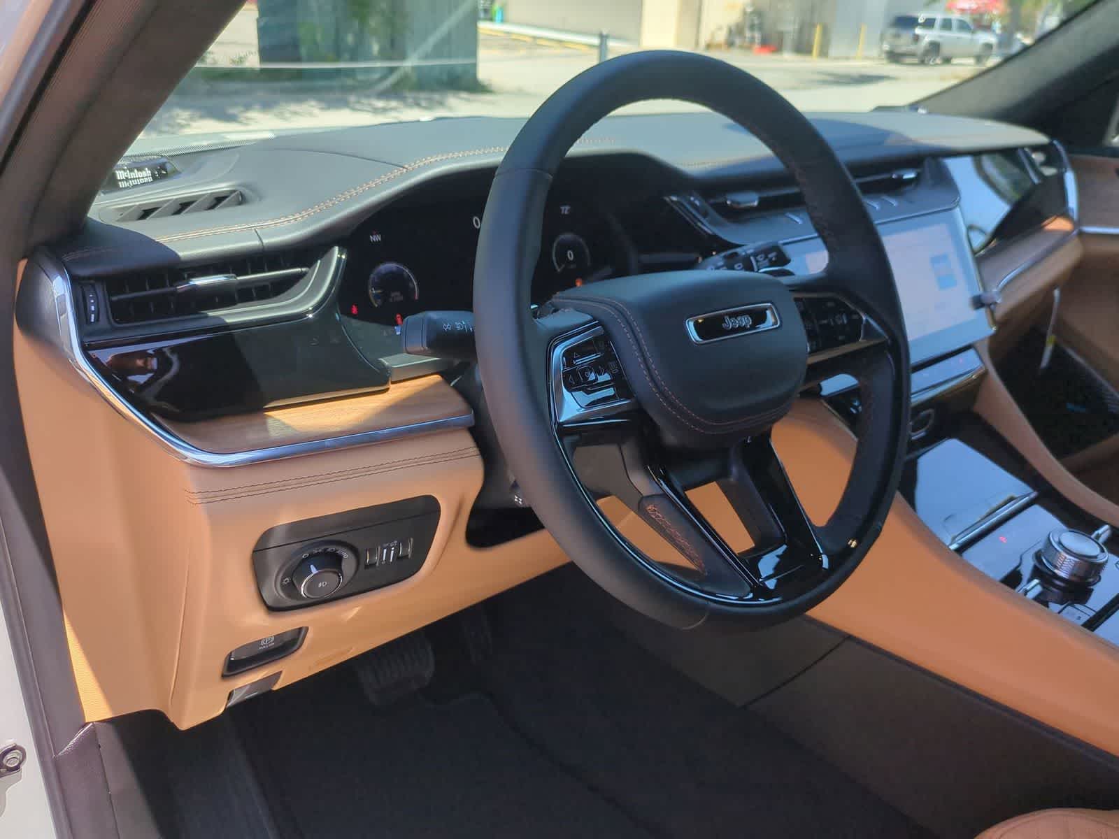 Thumbnail: 2026 Jeep Grand Cherokee - 10