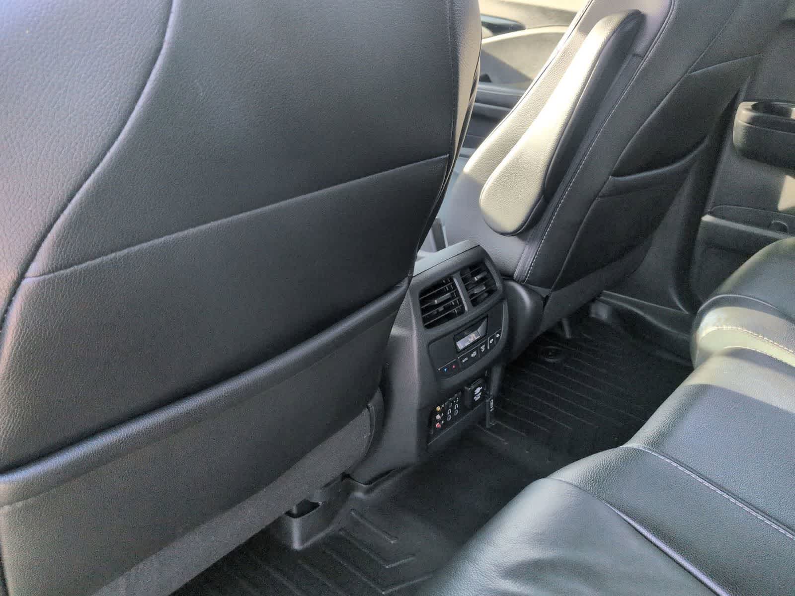 Thumbnail: 2018 Honda Pilot - 18