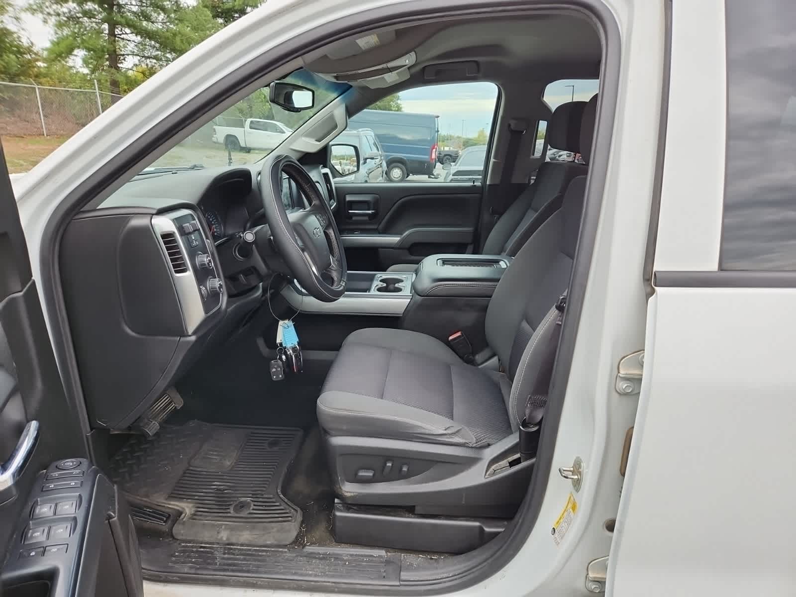 Thumbnail: 2017 Chevrolet Silverado 1500 - 16