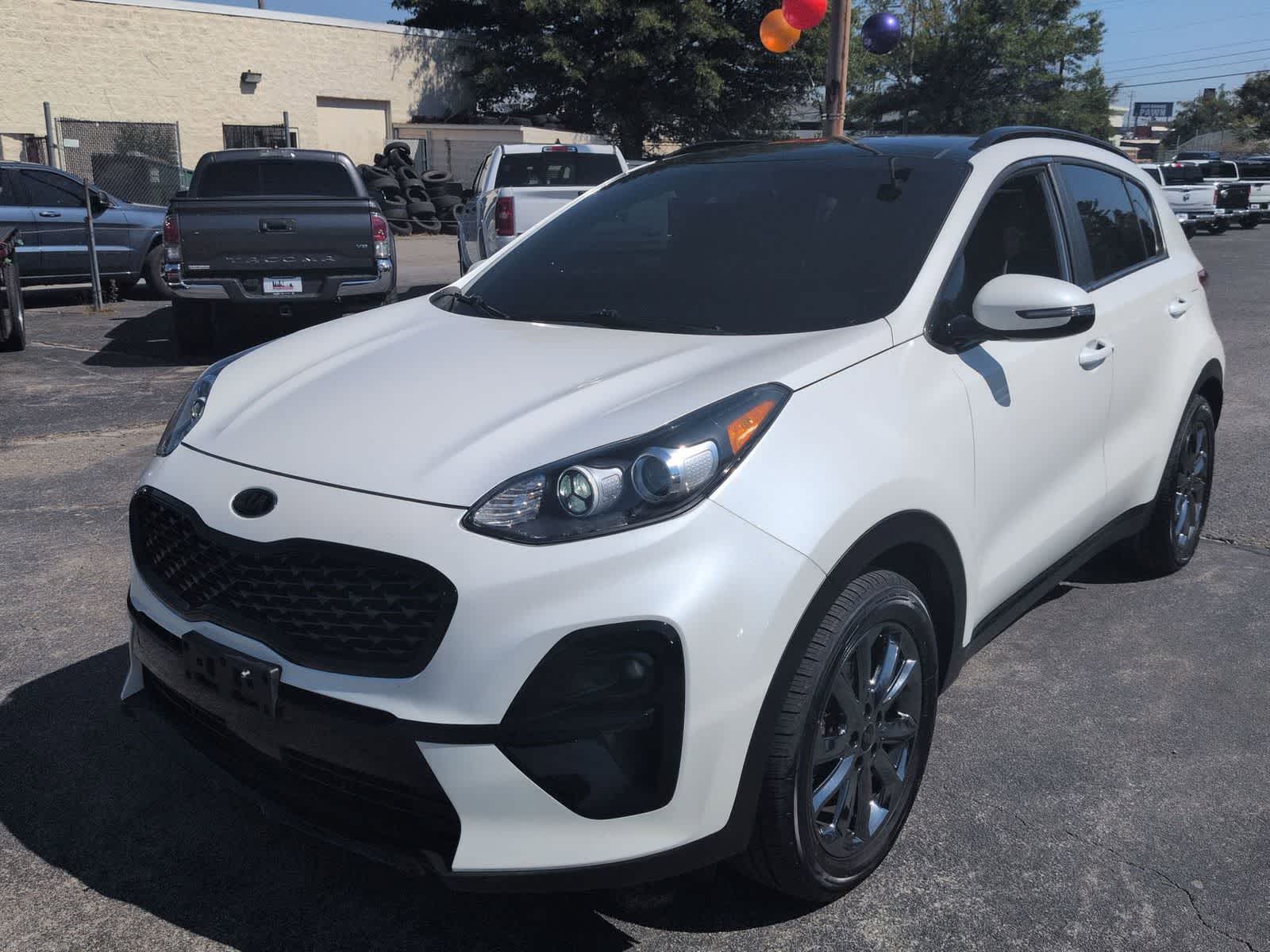 Thumbnail: 2022 Kia Sportage - 4