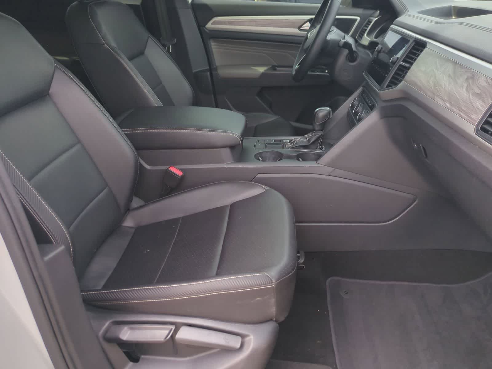 Thumbnail: 2021 Volkswagen Atlas - 23