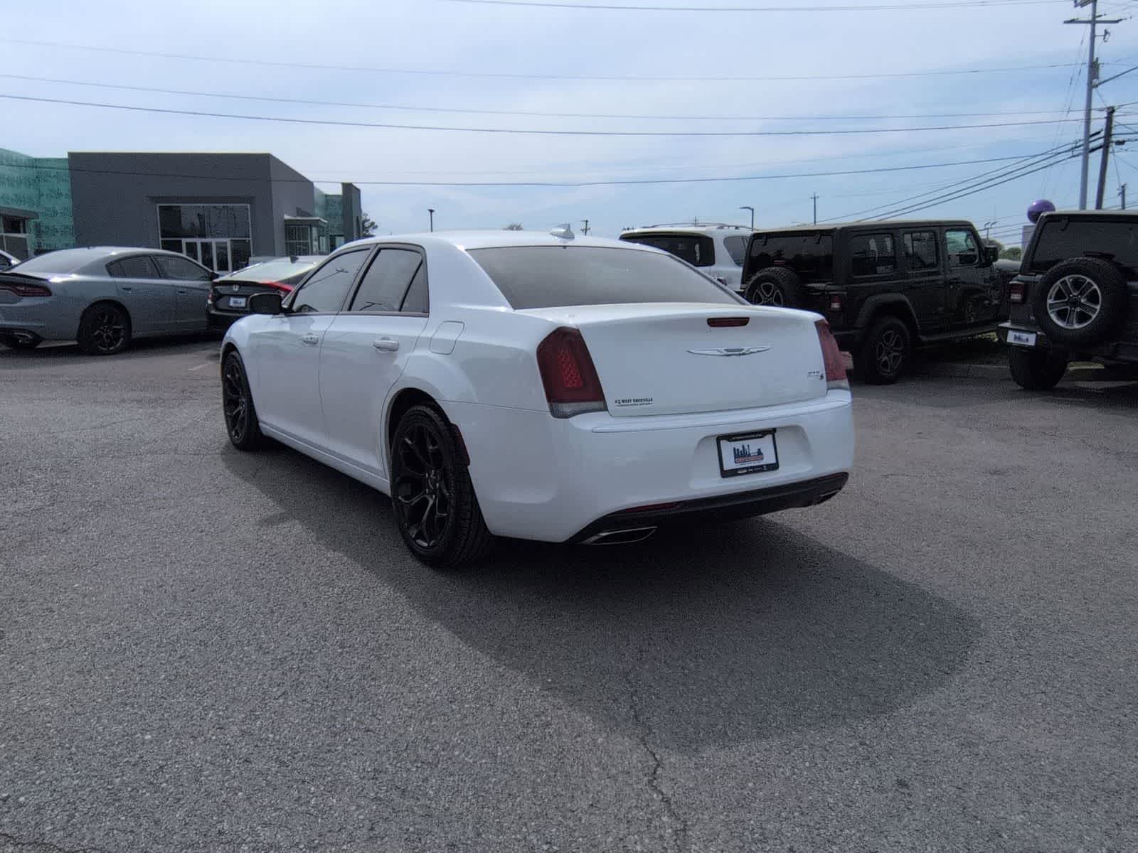 Thumbnail: 2019 Chrysler 300 - 6