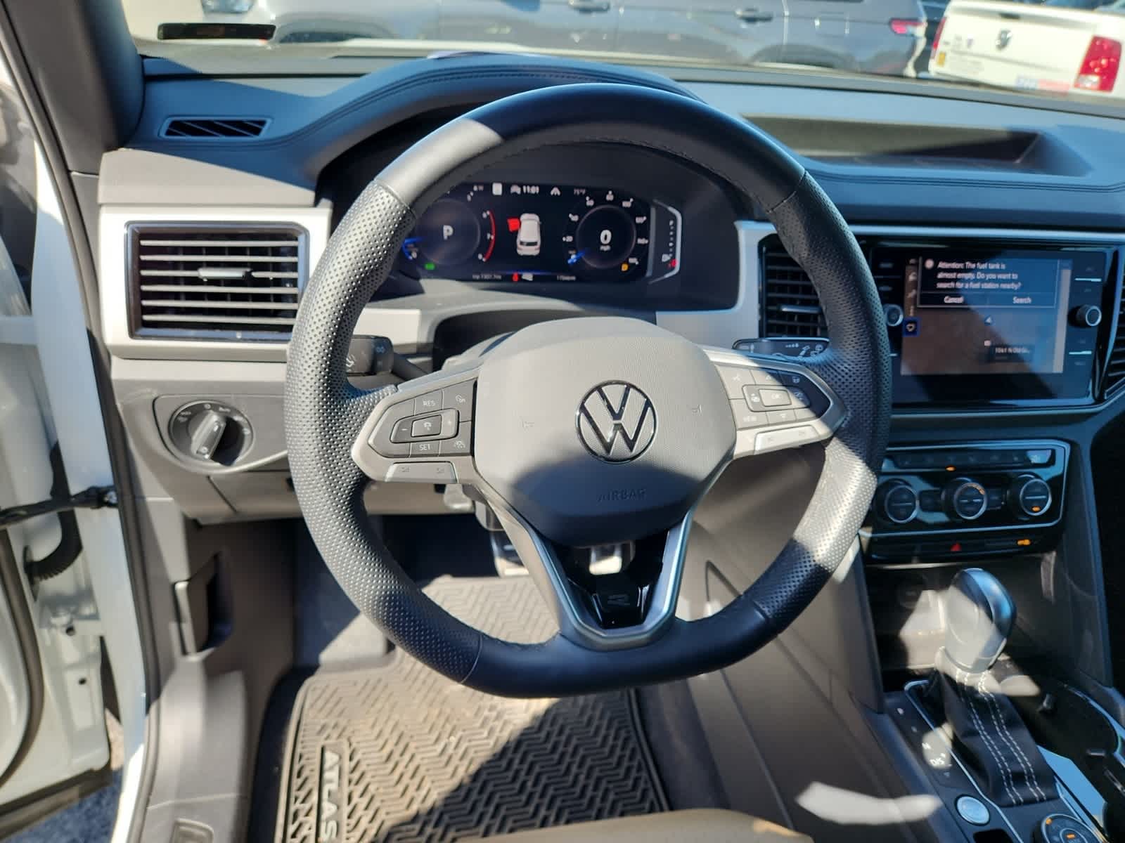 Thumbnail: 2023 Volkswagen Atlas - 12