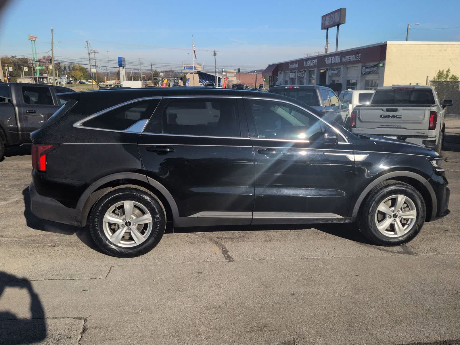 Thumbnail: 2022 Kia Sorento - 9