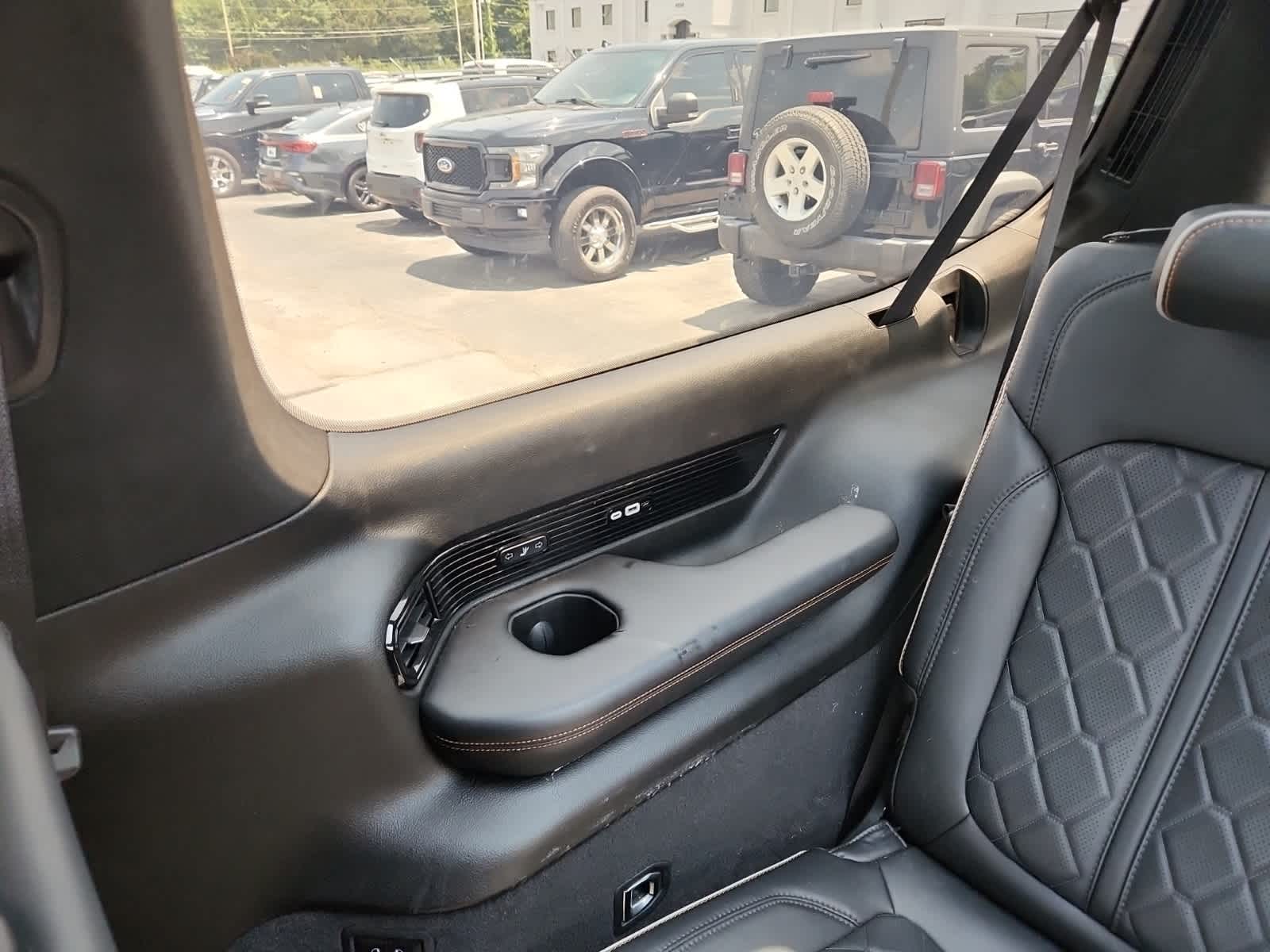 2023 Jeep Grand Wagoneer L Series III 35