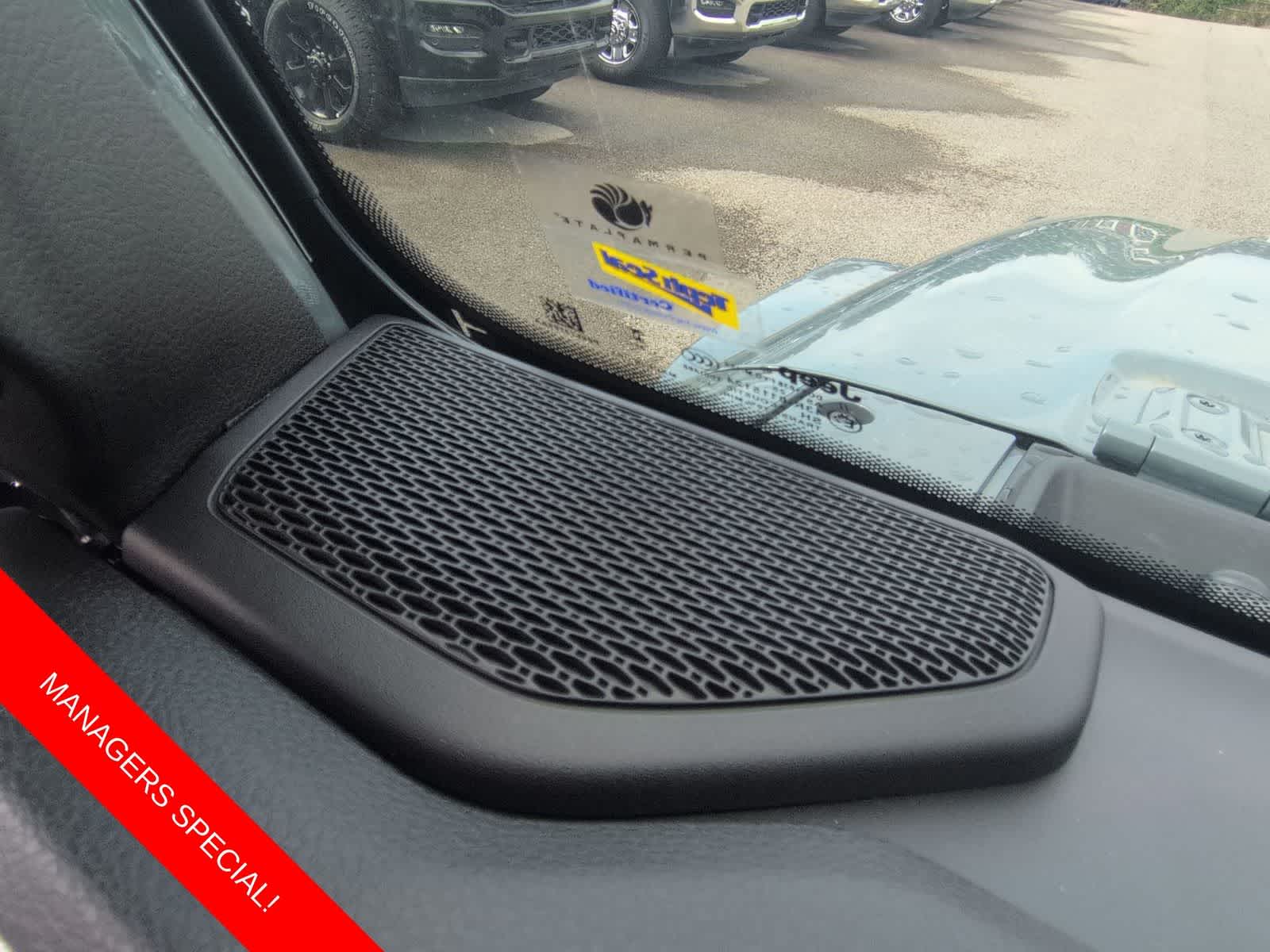 Thumbnail: 2025 Jeep Gladiator - 29