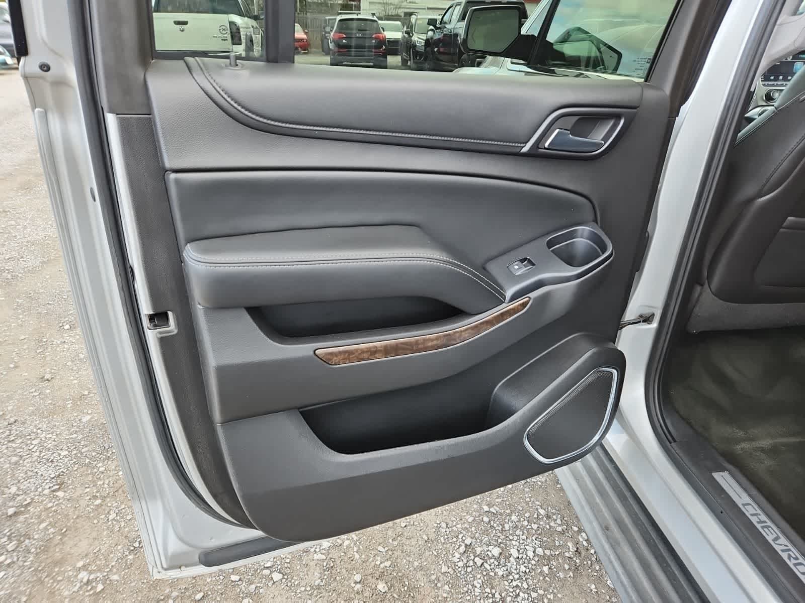 Thumbnail: 2015 Chevrolet Suburban - 27