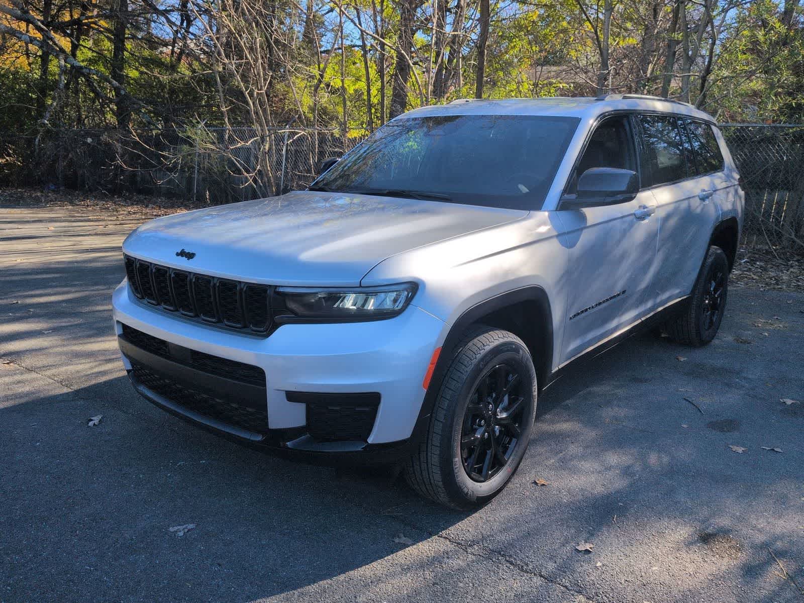 Thumbnail: 2025 Jeep Grand Cherokee L - 4