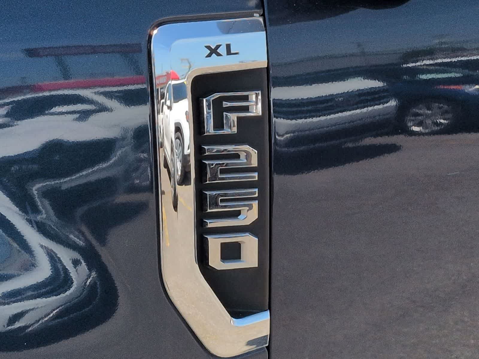 Thumbnail: 2019 Ford Econoline - 13