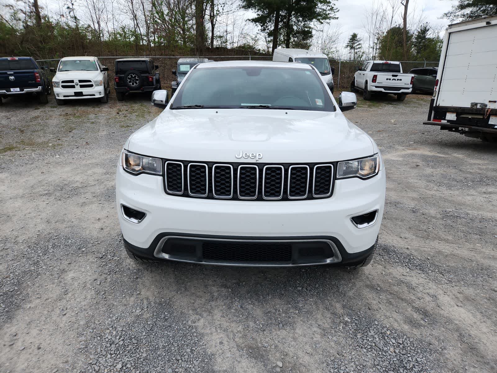 Thumbnail: 2017 Jeep Grand Cherokee - 8