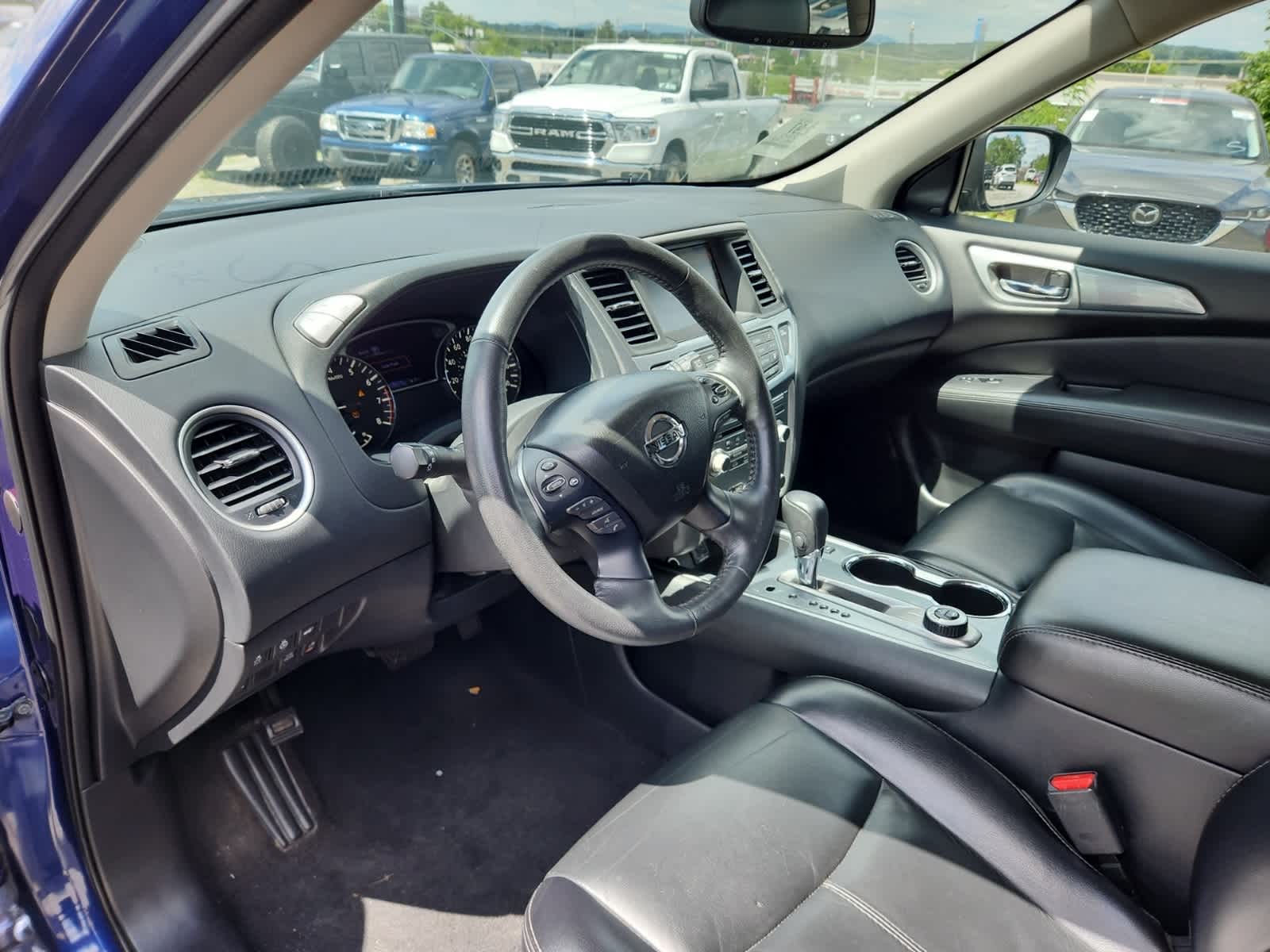Thumbnail: 2020 Nissan Pathfinder - 13