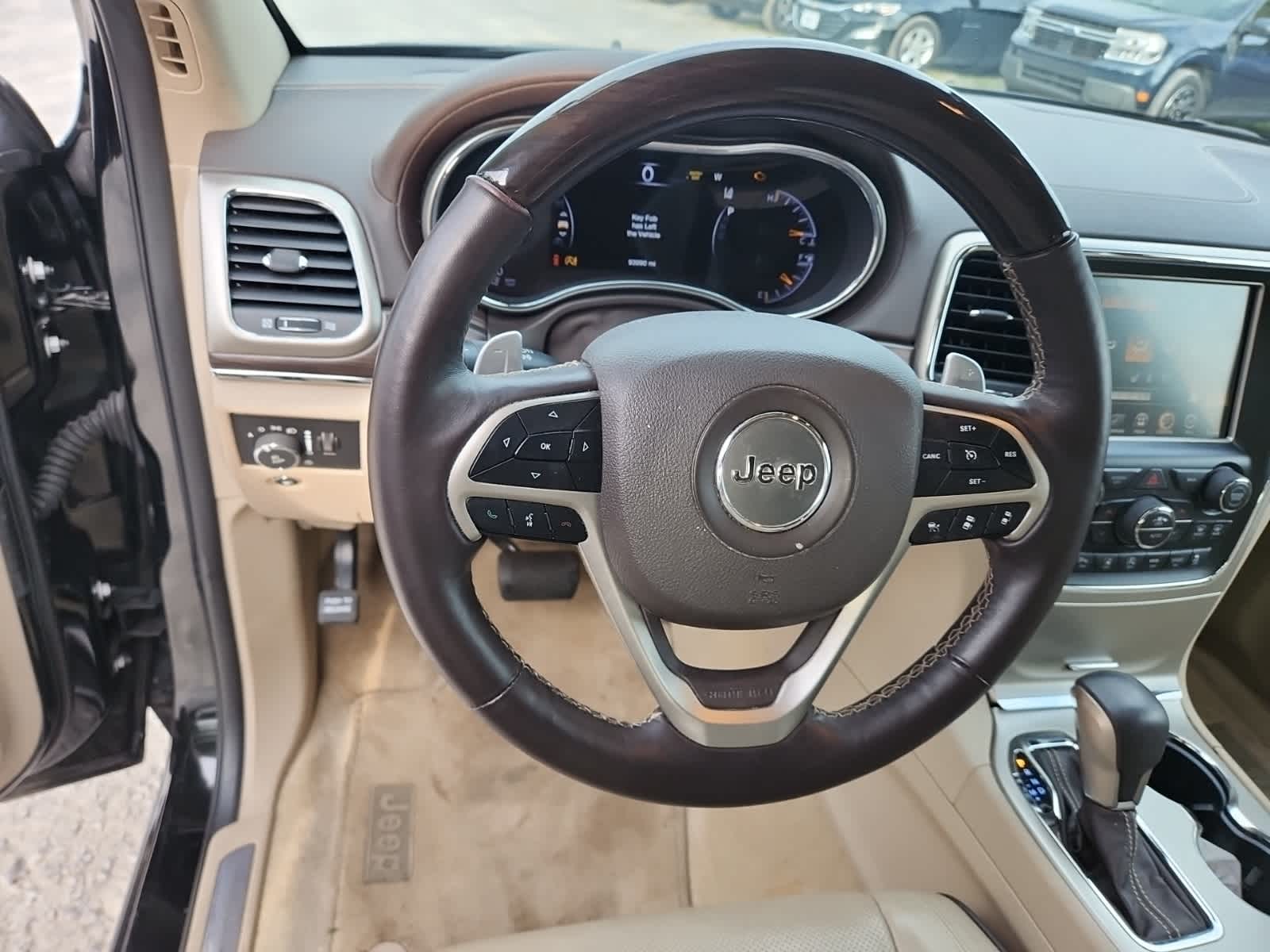 Thumbnail: 2017 Jeep Grand Cherokee - 12