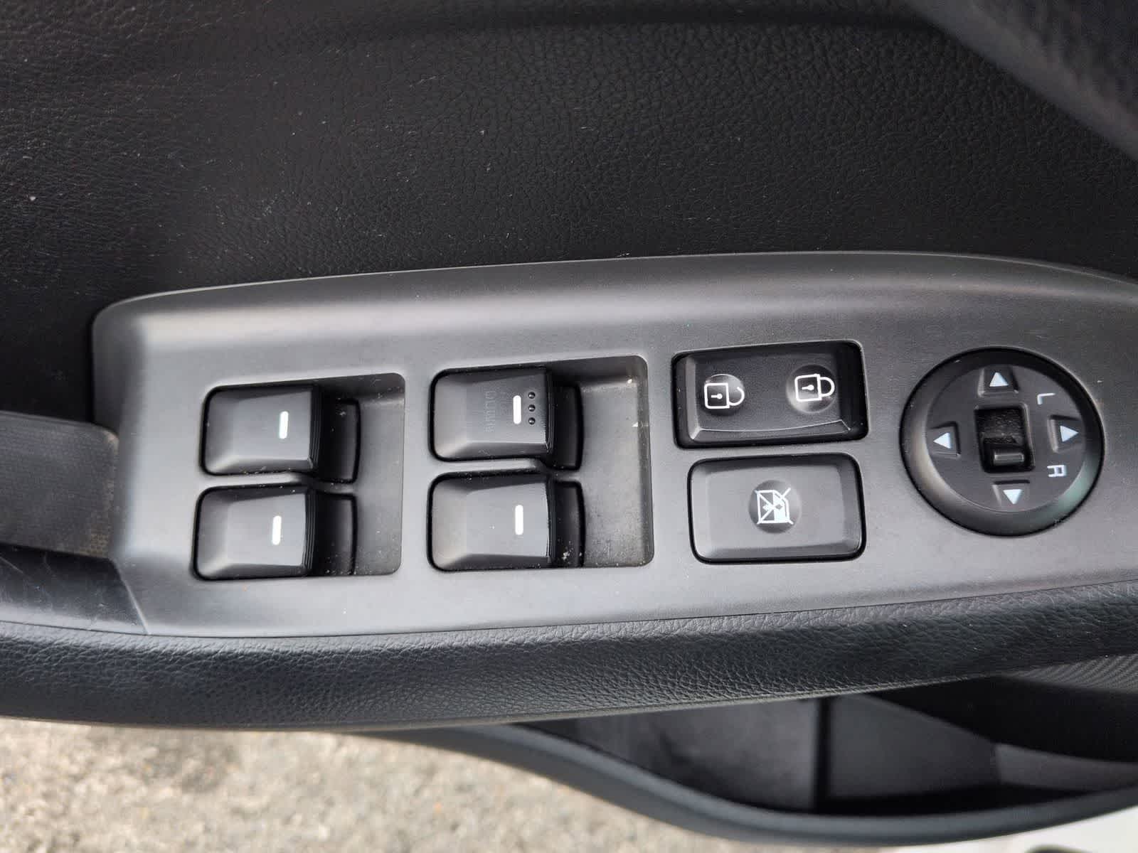 Thumbnail: 2017 Kia Forte - 15