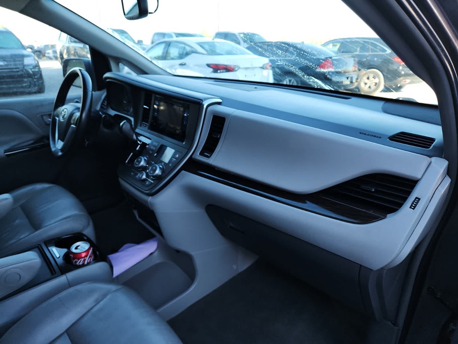 Thumbnail: 2015 Toyota Sienna - 17
