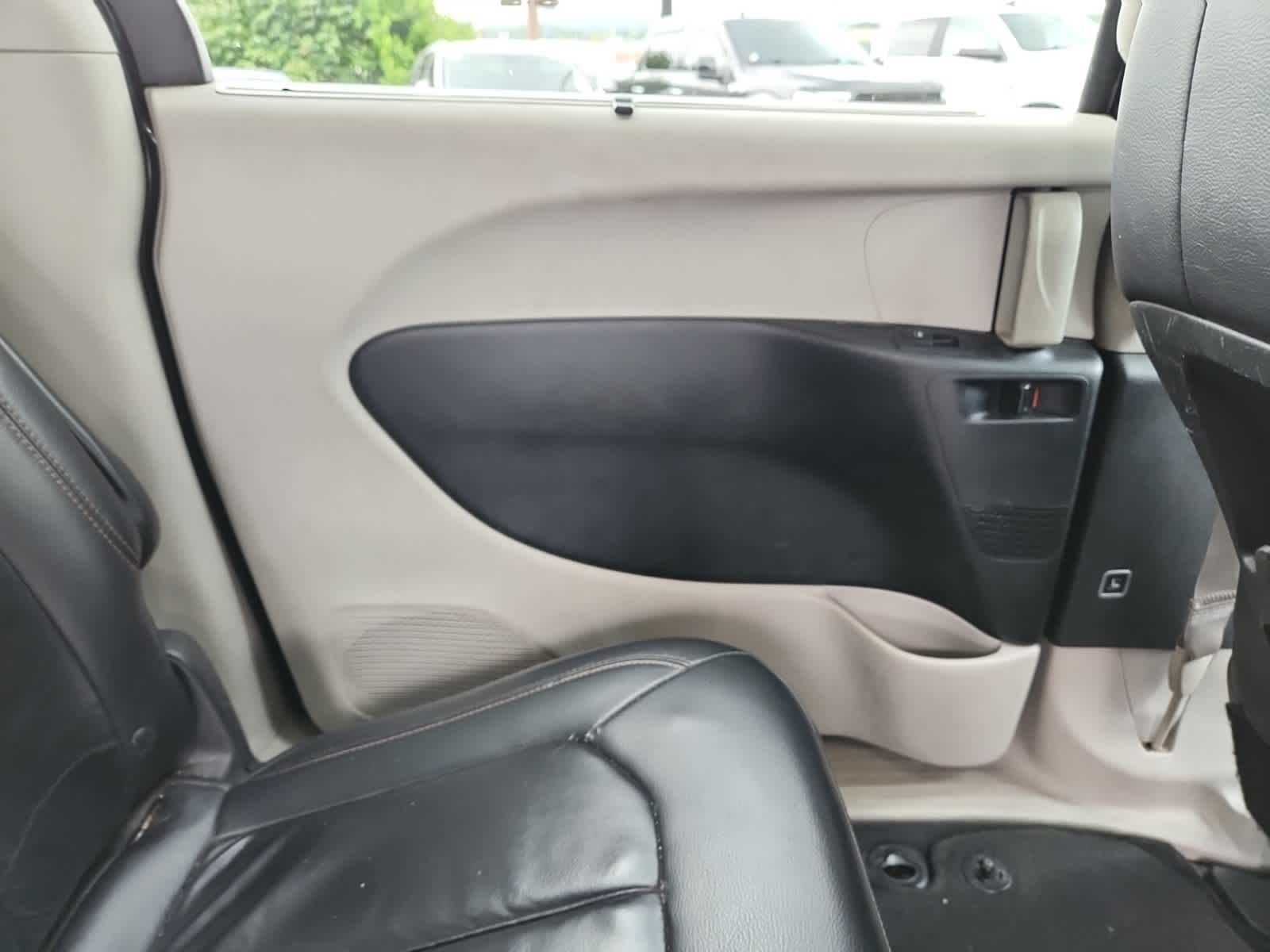Thumbnail: 2017 Chrysler Pacifica - 23