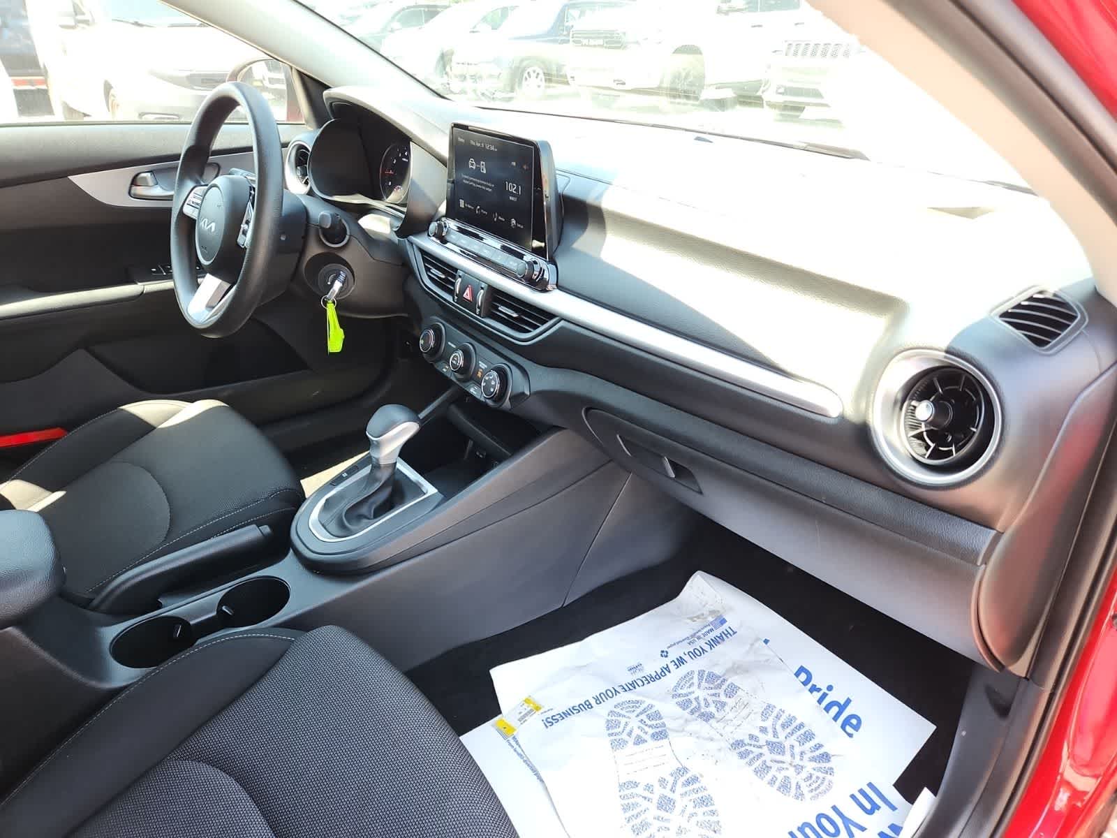 Thumbnail: 2023 Kia Forte - 17