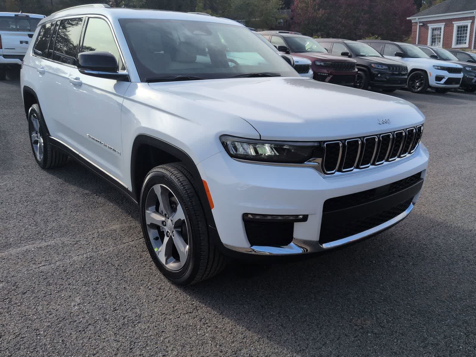 Thumbnail: 2025 Jeep Grand Cherokee L - 2