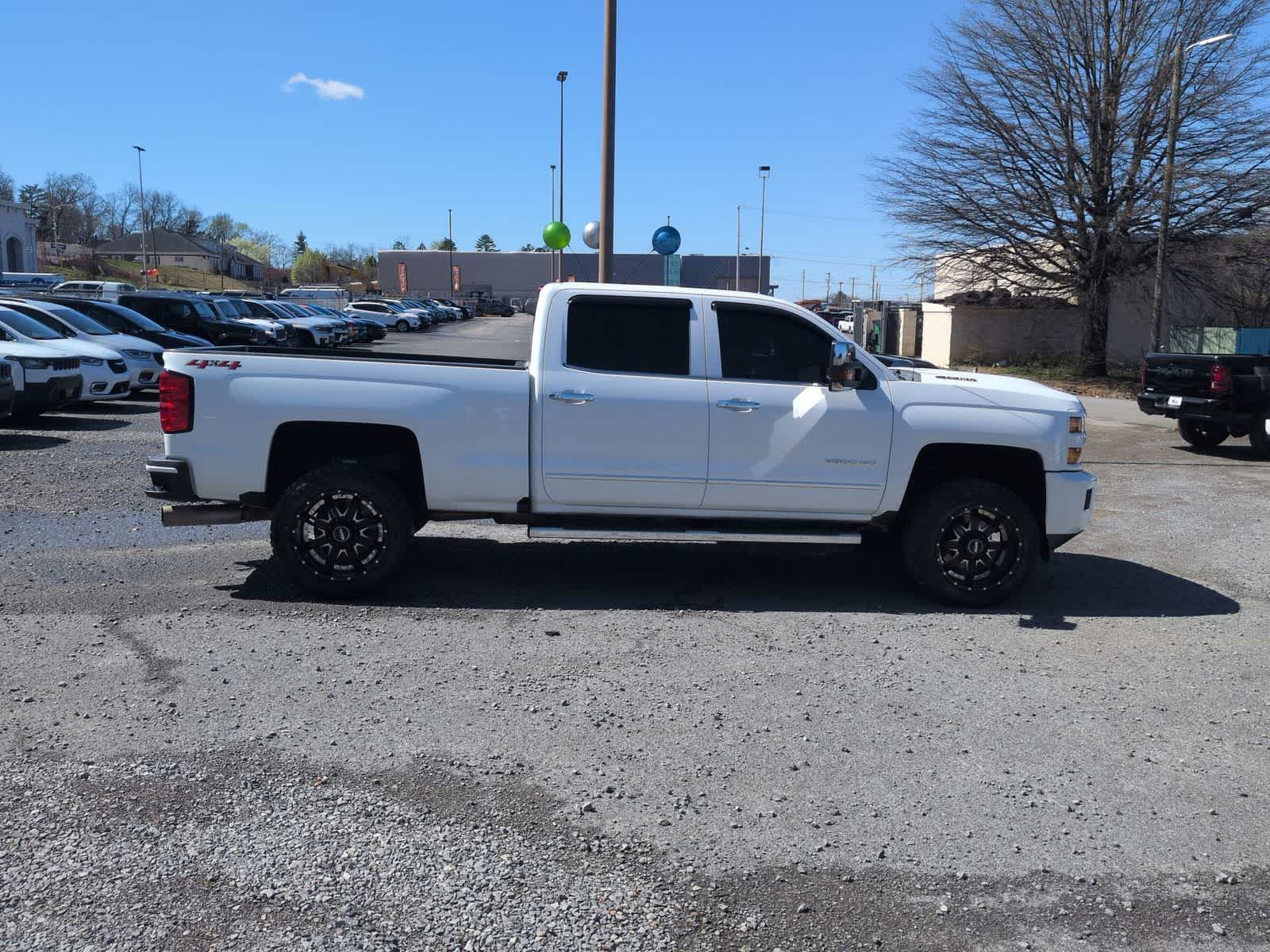 Thumbnail: 2019 Chevrolet Silverado 3500 - 9
