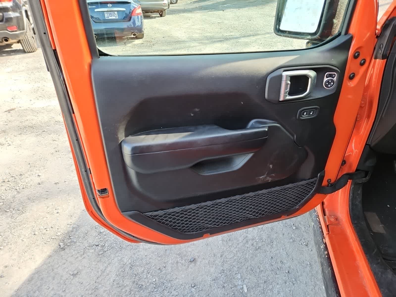 Thumbnail: 2020 Jeep Gladiator - 17