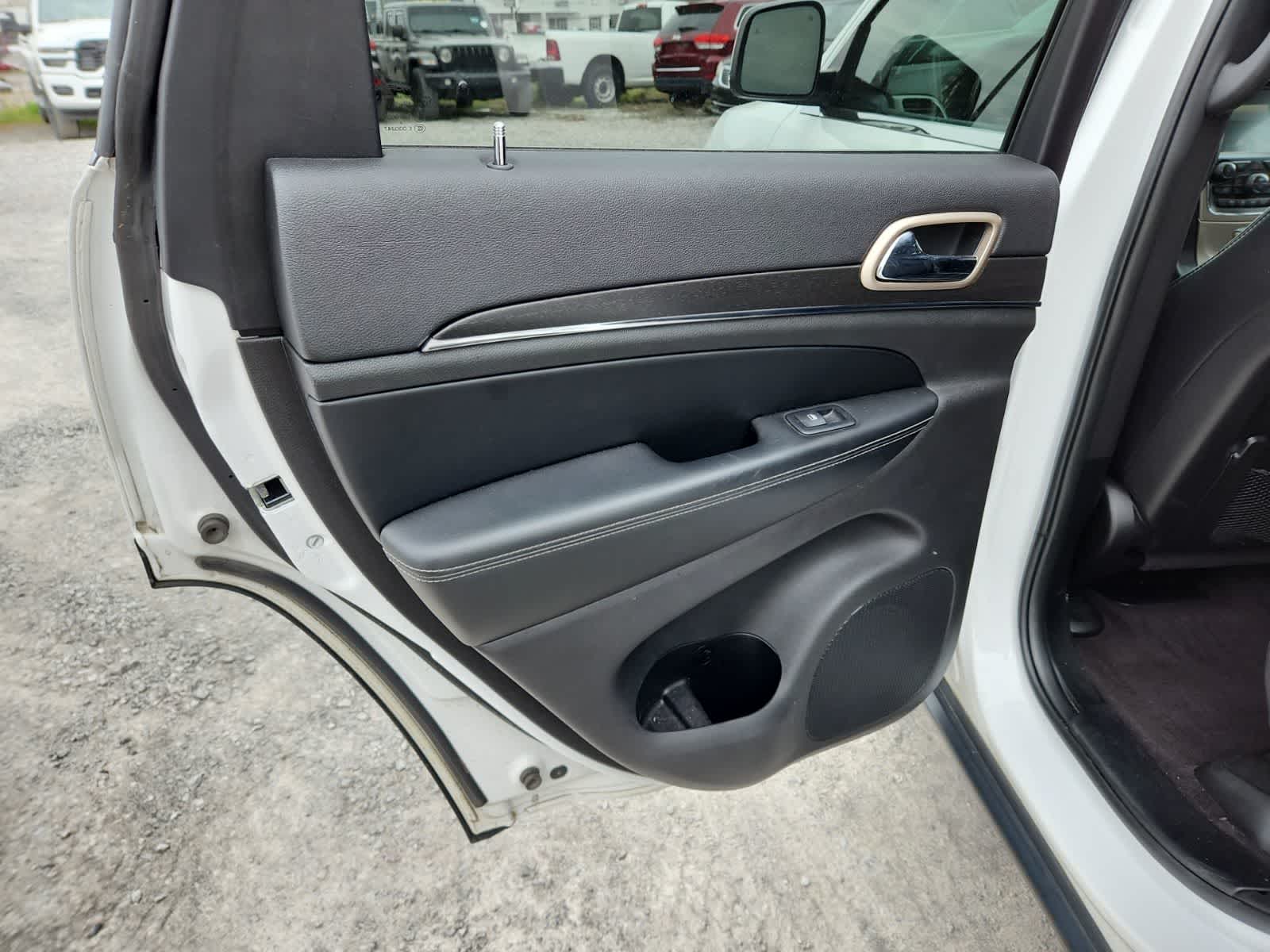 Thumbnail: 2017 Jeep Grand Cherokee - 27