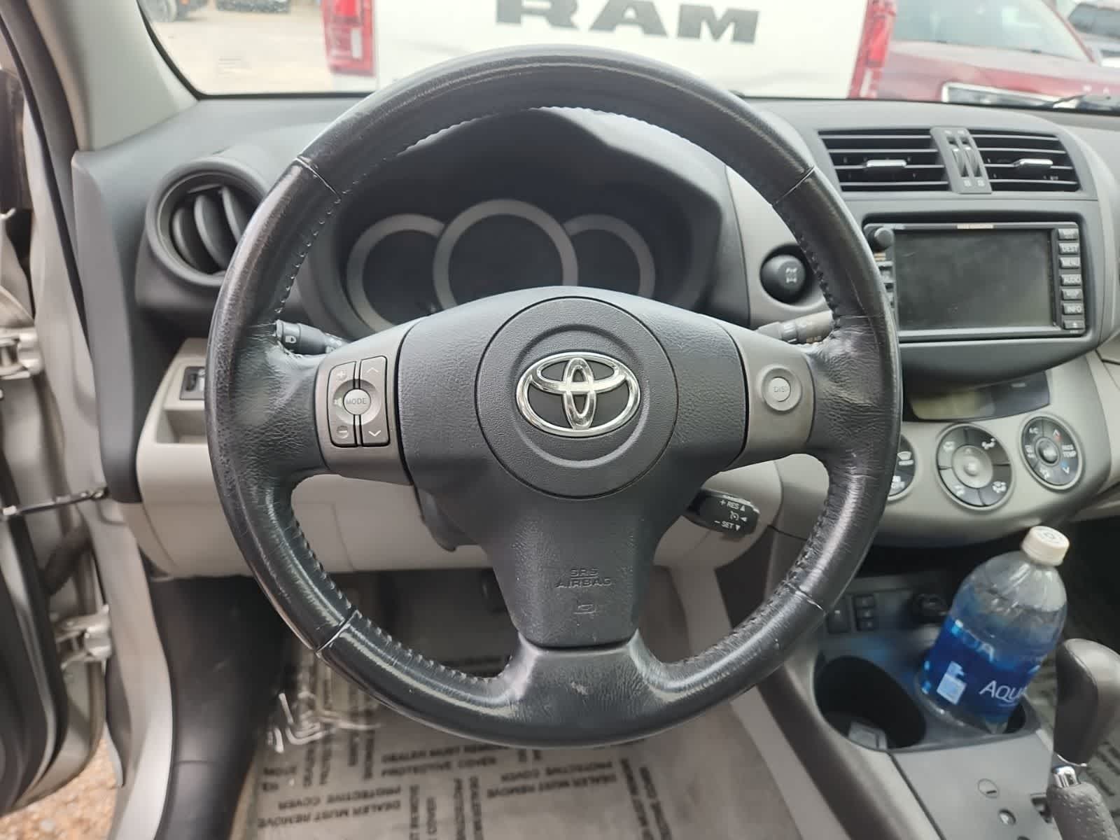 Thumbnail: 2011 Toyota RAV4 - 8