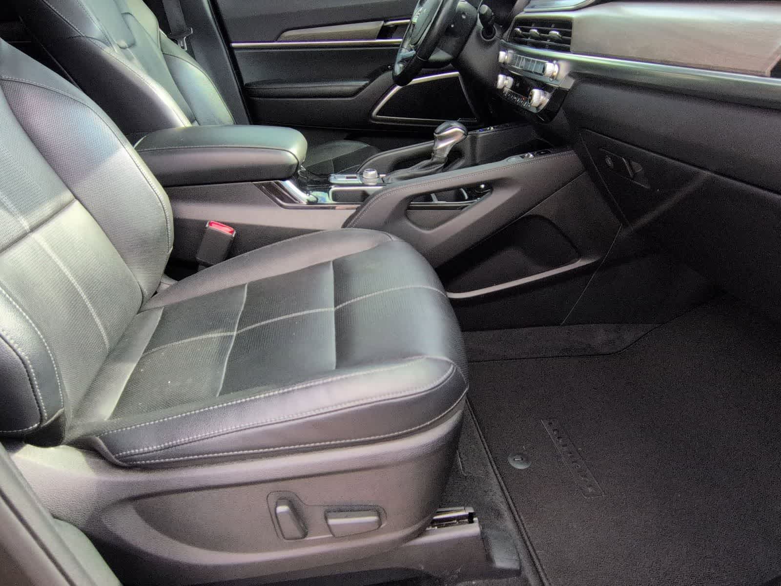 Thumbnail: 2022 Kia Telluride - 22