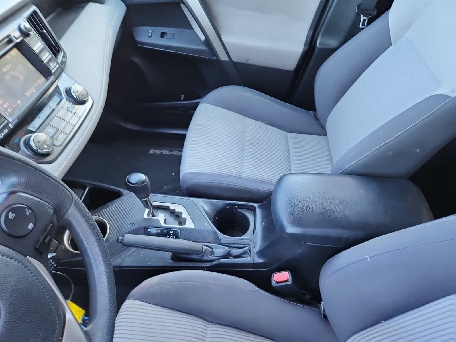 Thumbnail: 2015 Toyota RAV4 - 11