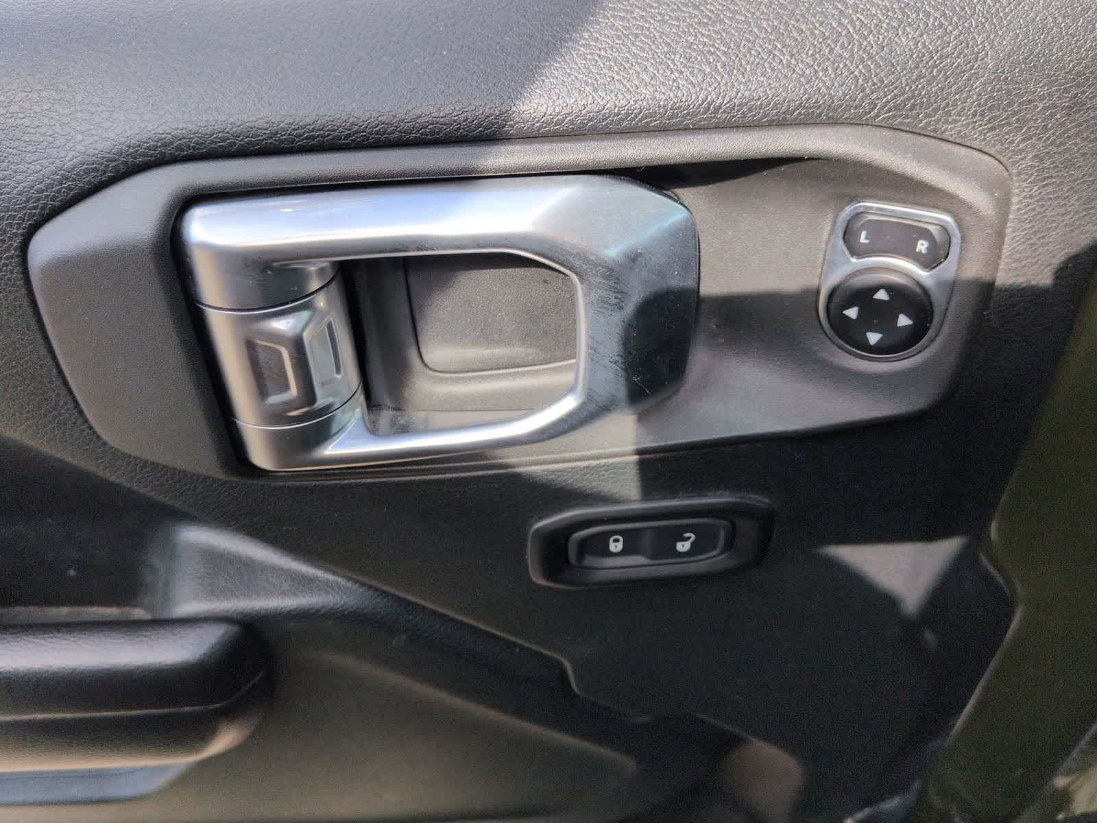 Thumbnail: 2021 Jeep Wrangler - 14