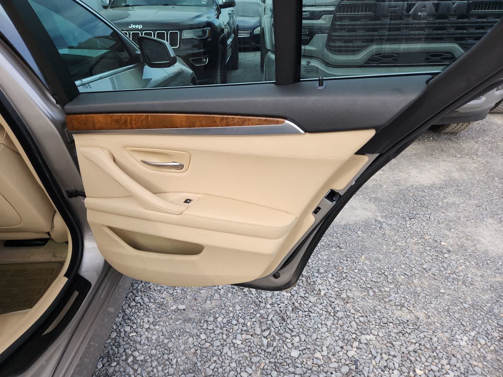 Thumbnail: 2013 BMW 5 Series - 24