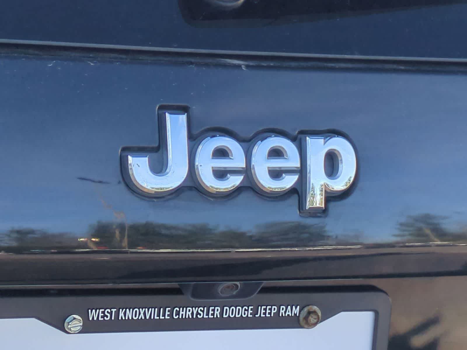 Thumbnail: 2020 Jeep Cherokee - 10