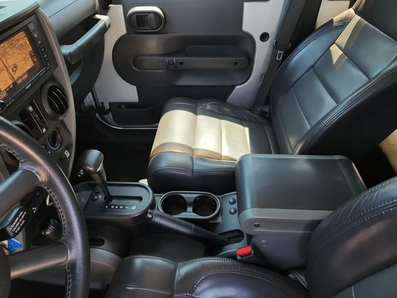 Thumbnail: 2010 Jeep Wrangler - 11