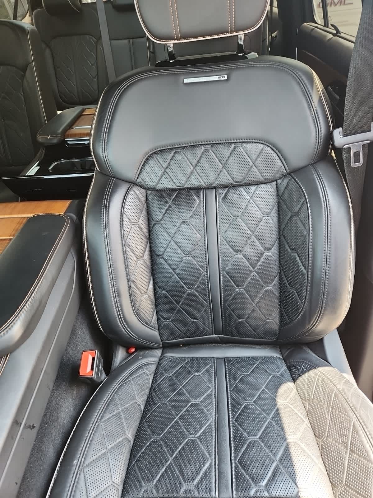 2023 Jeep Grand Wagoneer L Series III 14